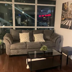 Downtown 2 Bedroom Families Only Sleeps 5 Apartment Toronto