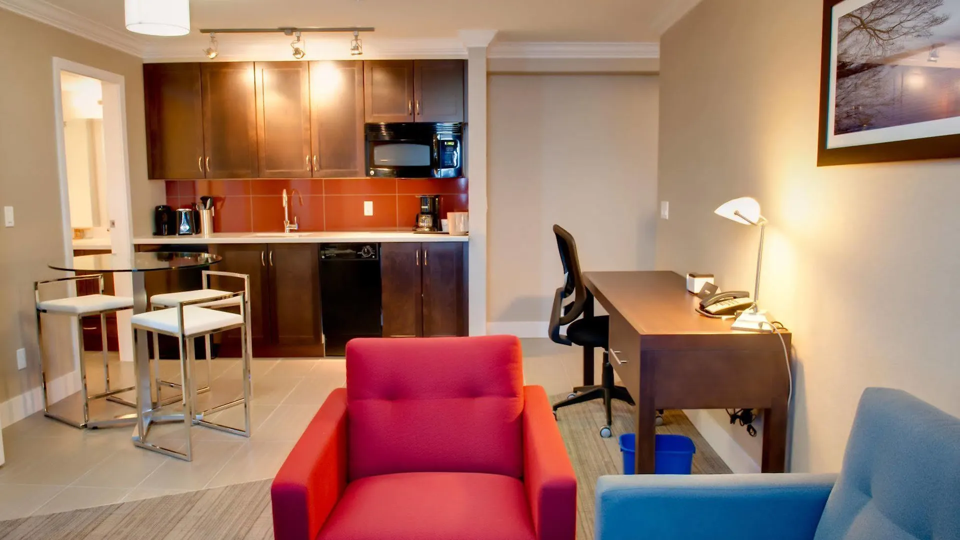 Sandman Hotel And Suites Abbotsford 3*,